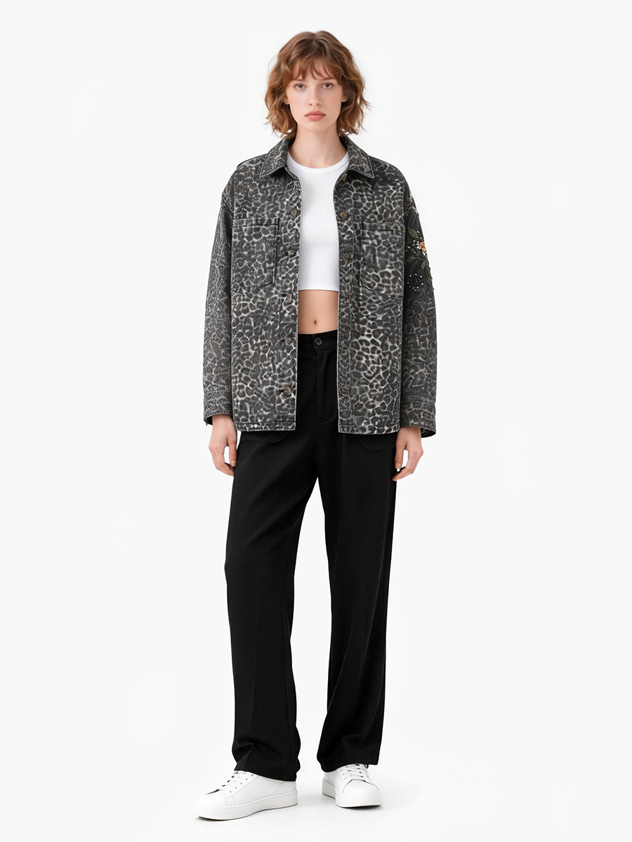 Lady leopard print coat